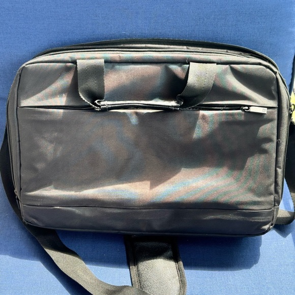 SwissGear Black Laptop Bag Professional Design - Picture 4 of 4